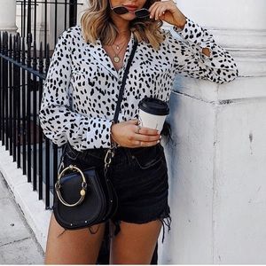 Free People Tops - ✨CLOSET CLEANOUT SALE✨ 🐆animal print blouse🦓 Free People Tops - ✨CLOSET CLEANOUT SALE✨ 🐆animal print blouse🦓